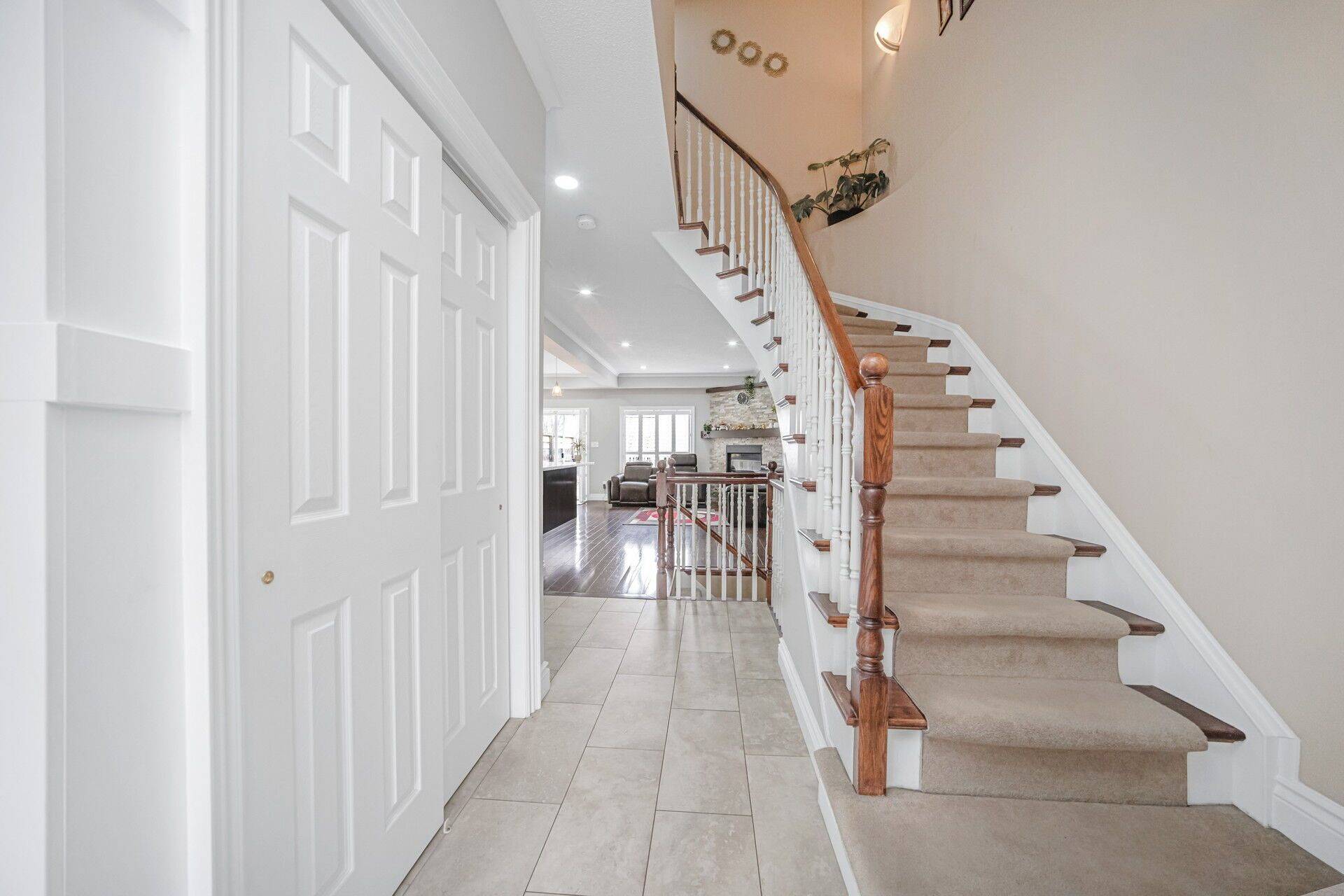 Burlington, ON L7M 4Z6,4093 Medland DR