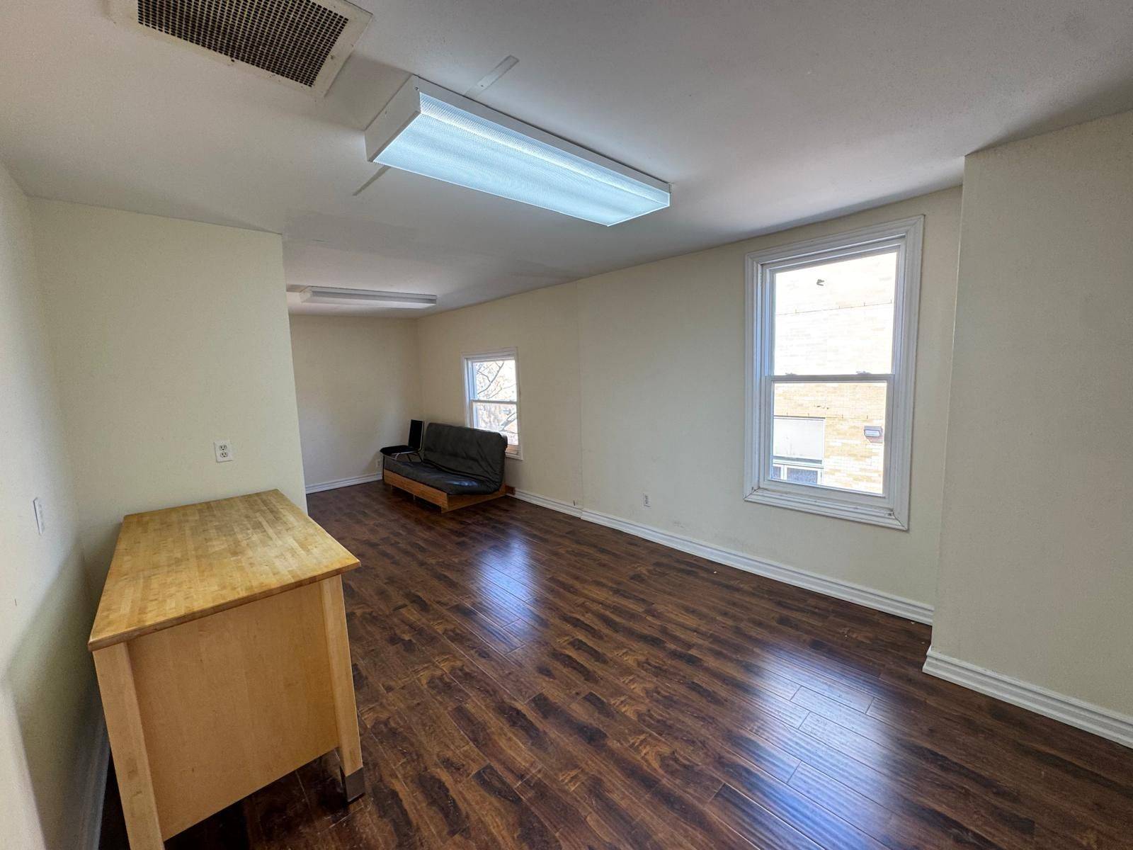 Mississauga, ON L5E 1C6,755 Lakeshore RD E #Upper Level