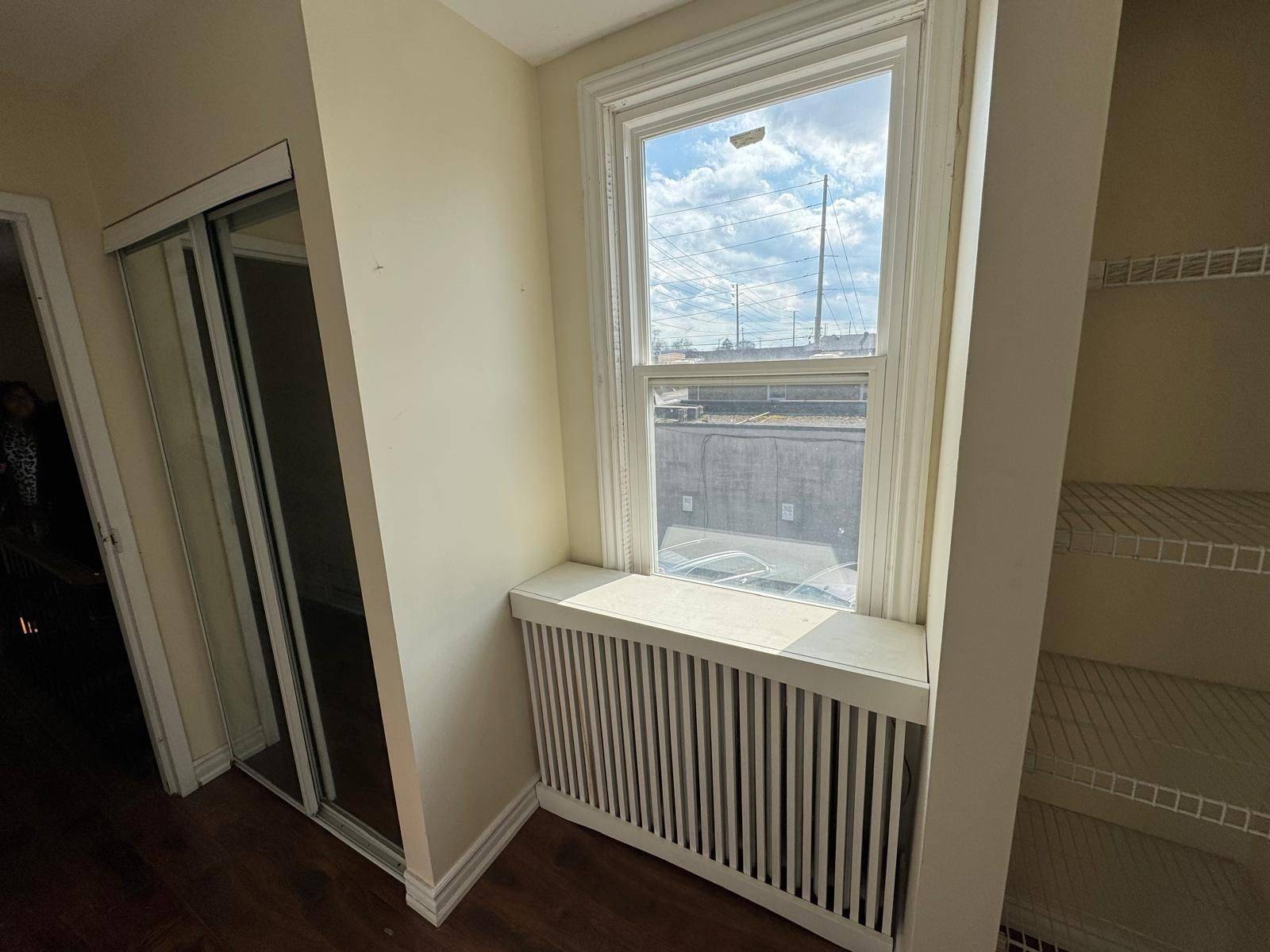 Mississauga, ON L5E 1C6,755 Lakeshore RD E #Upper Level