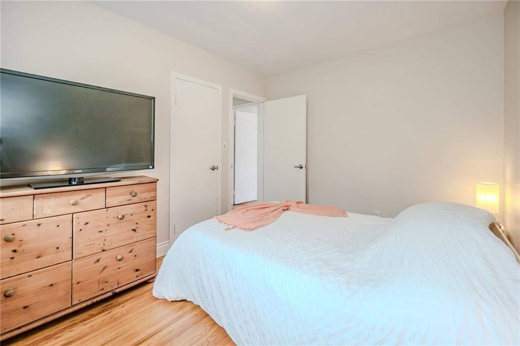 Burlington, ON L7S 1L1,1385 Olga DR #B-Upper