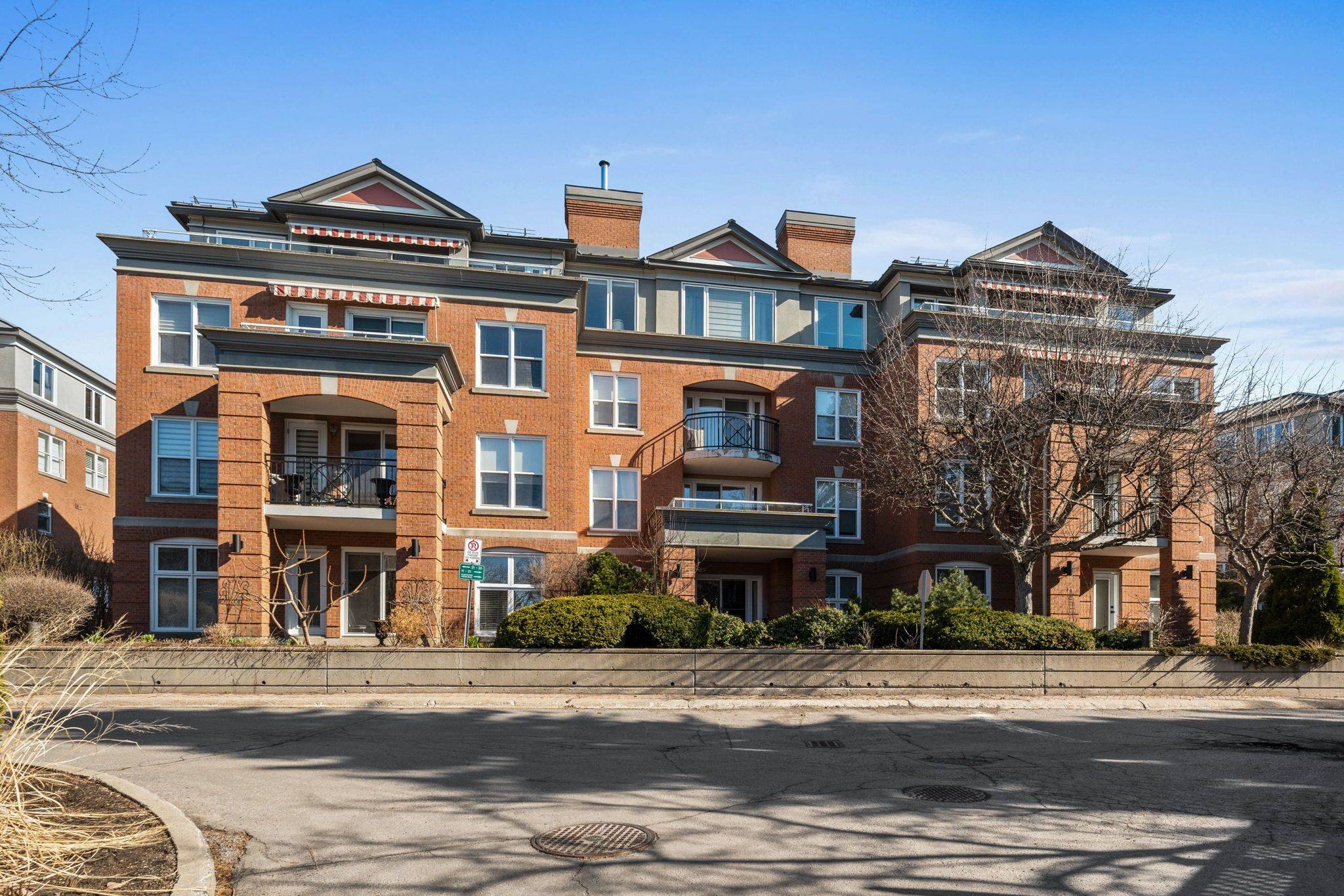 21 Durham Private #101, New Edinburgh - Lindenlea, ON K1M 2H8
