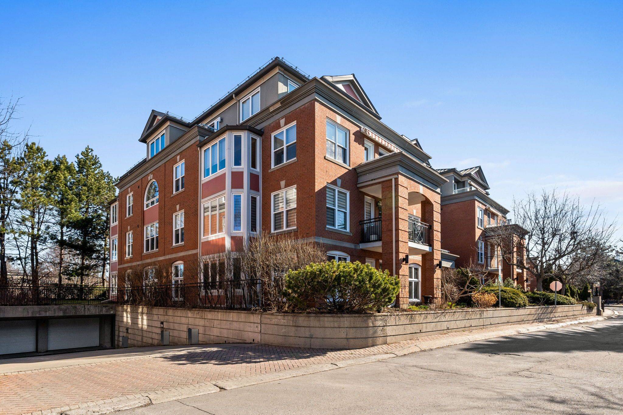 New Edinburgh - Lindenlea, ON K1M 2H8,21 Durham Private #101