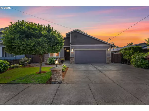 Carlton, OR 97111,229 N 6th ST