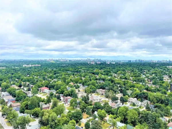 Markham, ON L3T 0C8,7161 Yonge ST #2726 Room