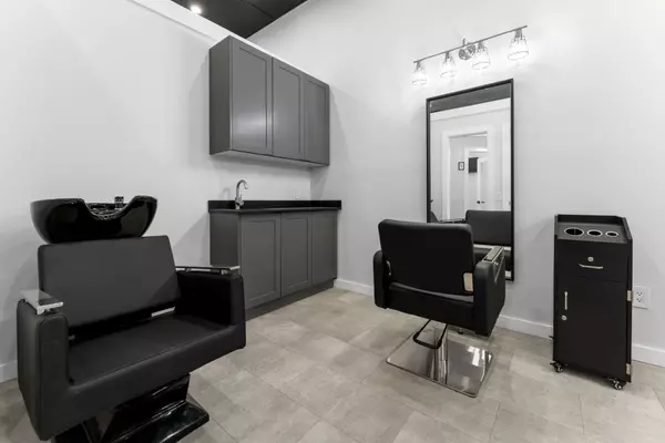 Guelph, ON N1H 4E4,45 Wyndham ST N #6