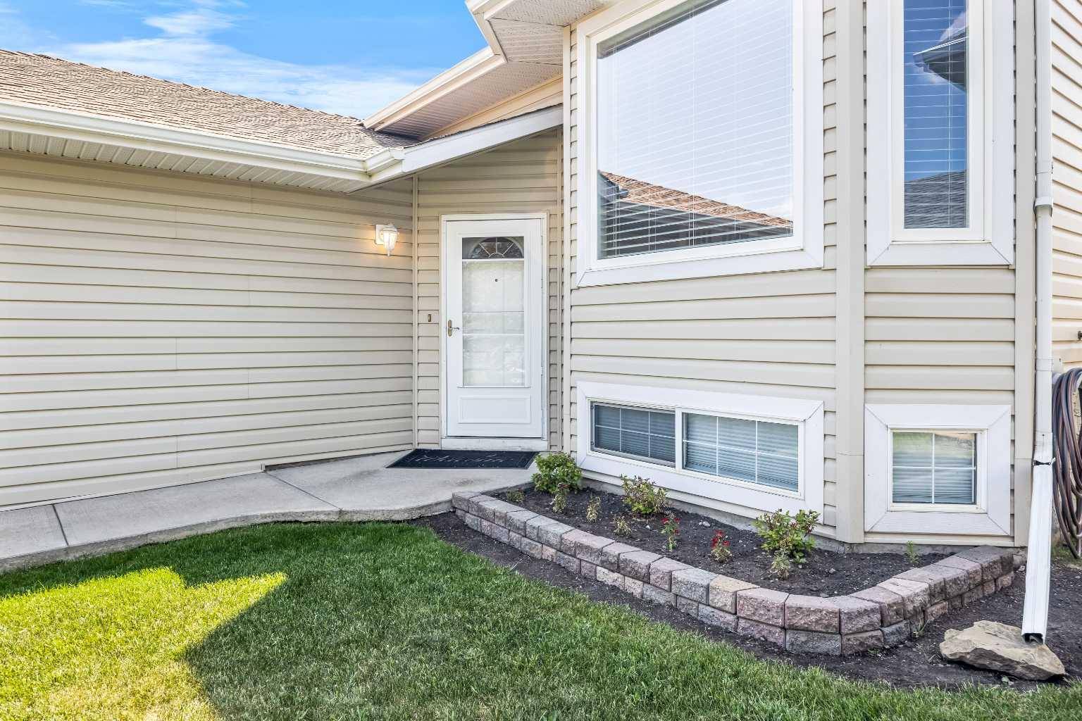 Airdrie, AB T4B 2S4,23 Willowbrook CRES Northwest