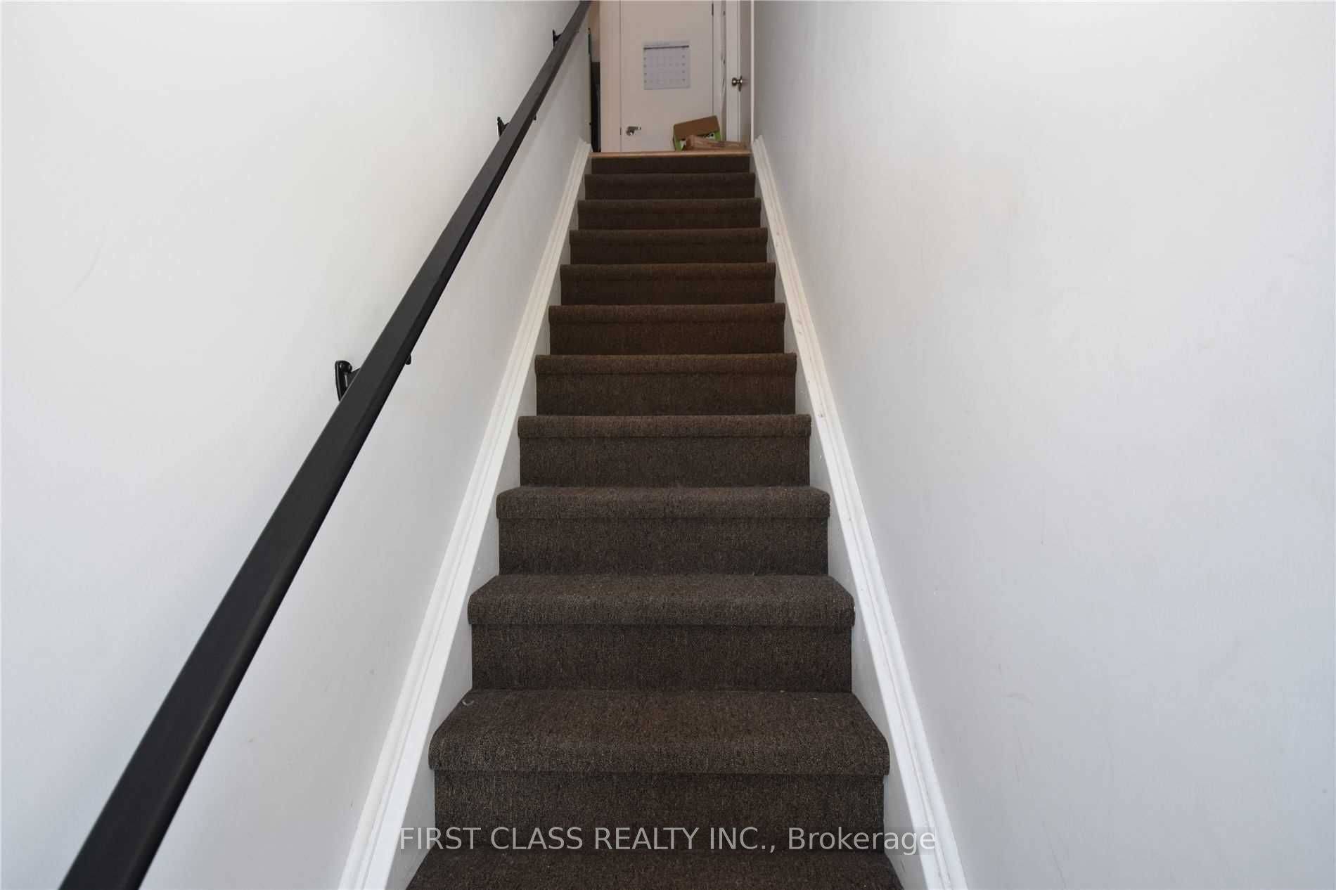 Oshawa, ON L1G 4X9,1760 Simcoe ST N #88-2