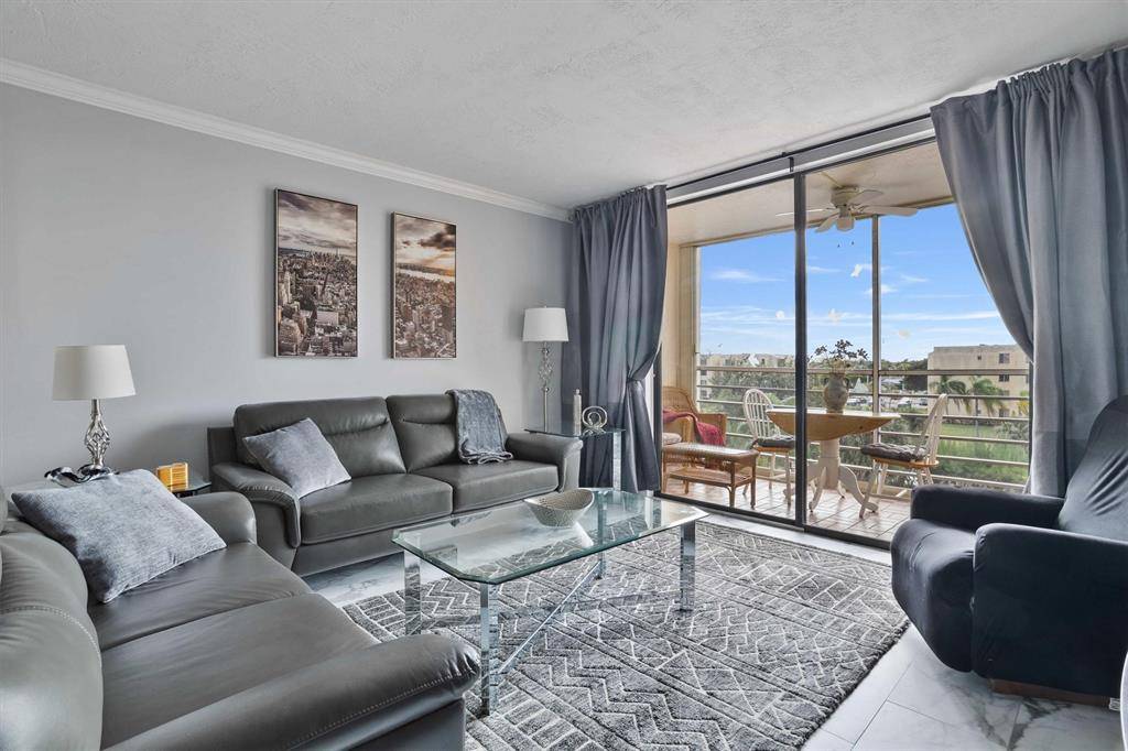 2871 Somerset Dr #414, Lauderdale Lakes, FL 33311