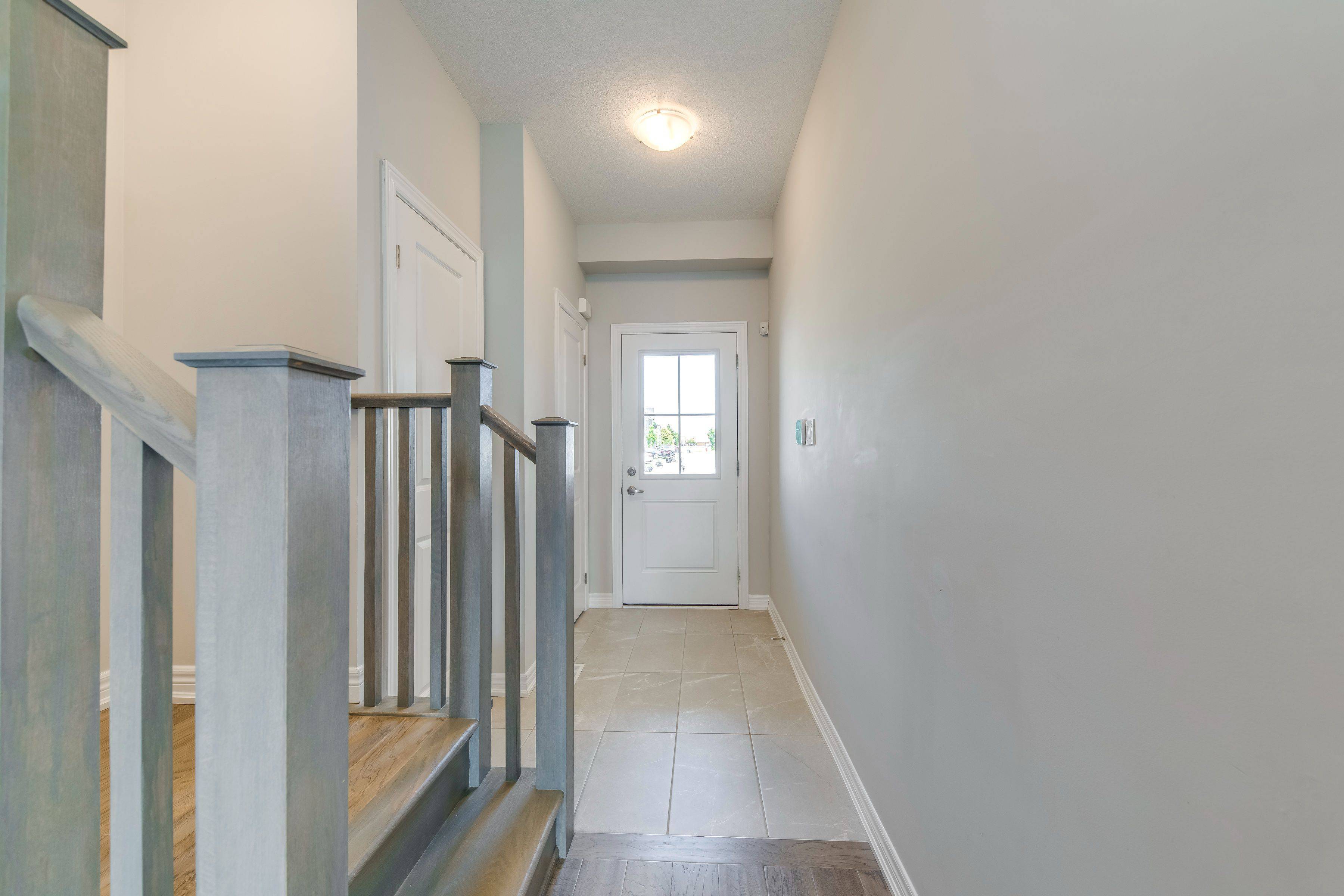 Hamilton, ON L9B 0J8,29 Mia DR