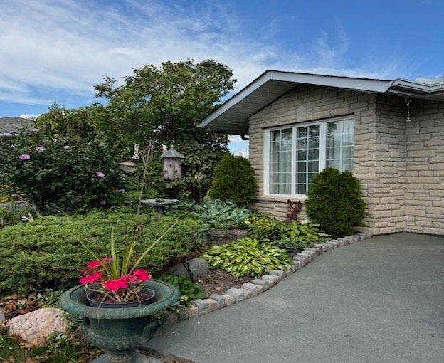 680 Trailview DR, Peterborough South, ON K9J 8P1