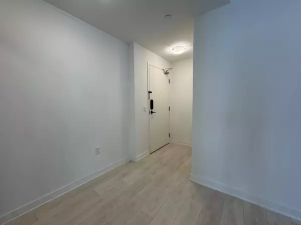 Richmond Hill, ON L4B 0H5,95 Oneida CRES #1204