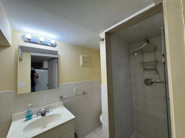 Mississauga, ON L5G 1H4,308 Lakeshore RD E #Lower level