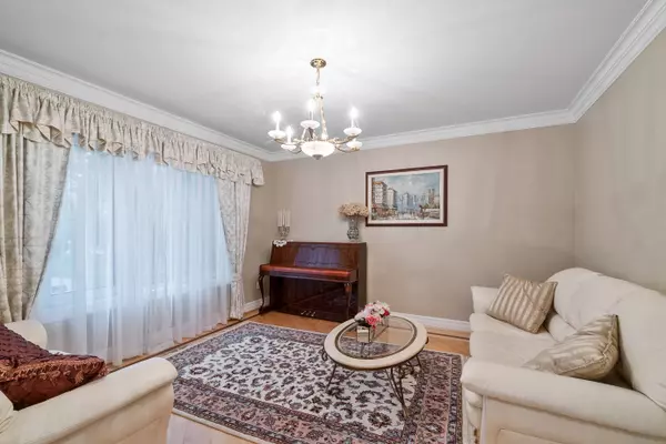 Mississauga, ON L5H 2Z1,978 Tennyson AVE