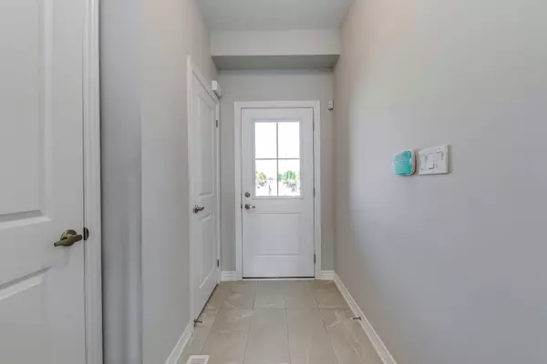 Hamilton, ON L9B 0J8,29 Mia DR
