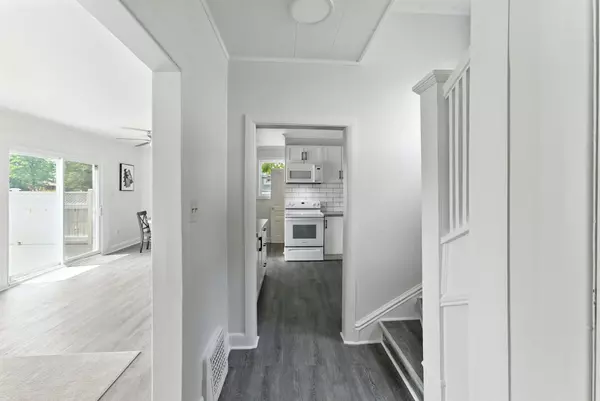 Niagara Falls, ON L2E 4N5,4599 Fourth AVE