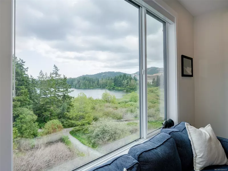 1361 Goldstream Ave #605, Langford, BC V9B 2W2