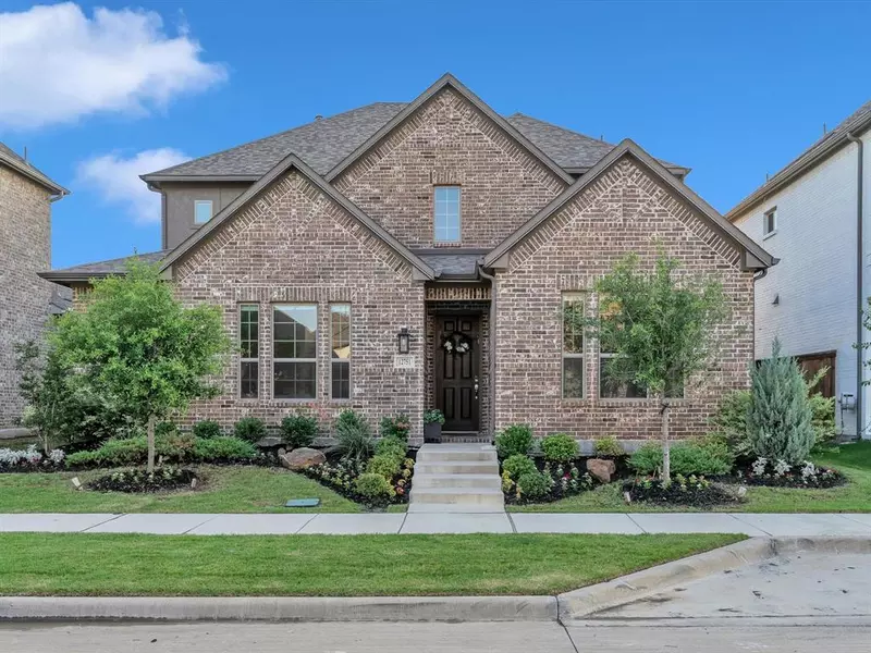 12751 Royal Oaks Lane, Farmers Branch, TX 75234