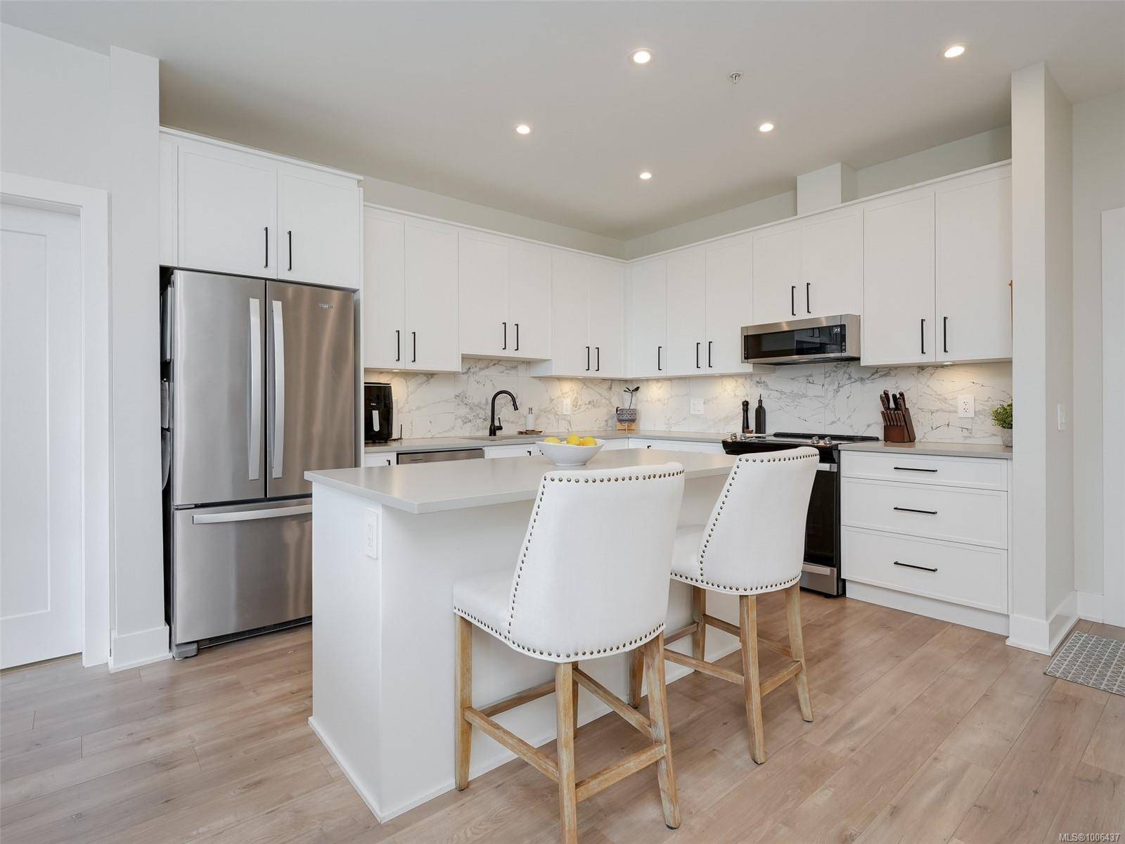 Langford, BC V9B 2W2,1361 Goldstream Ave #605