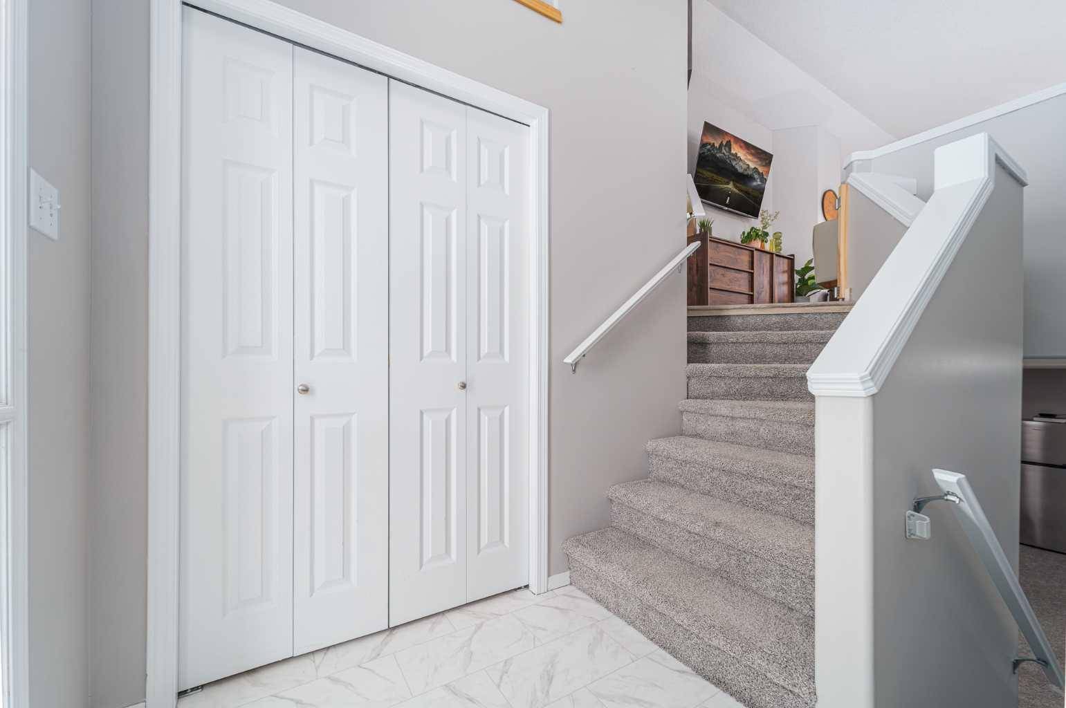 Lethbridge, AB T1K7W7,469 Squamish LN West