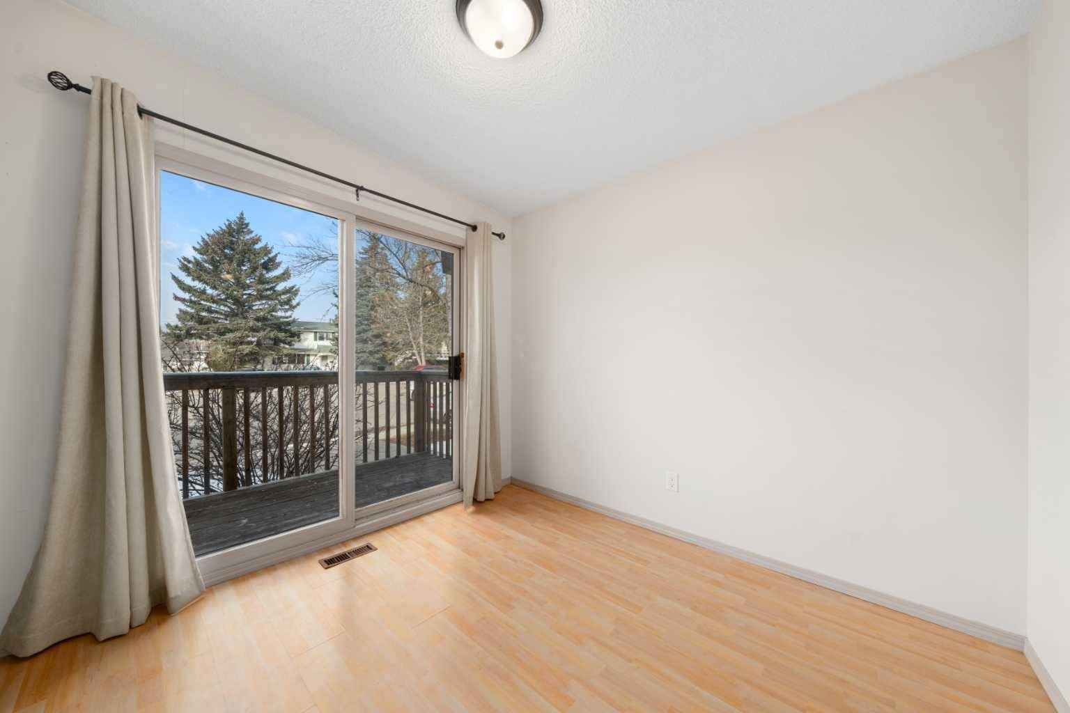 Calgary, AB T3A 1H7,73 / 75 Dalton Bay NW