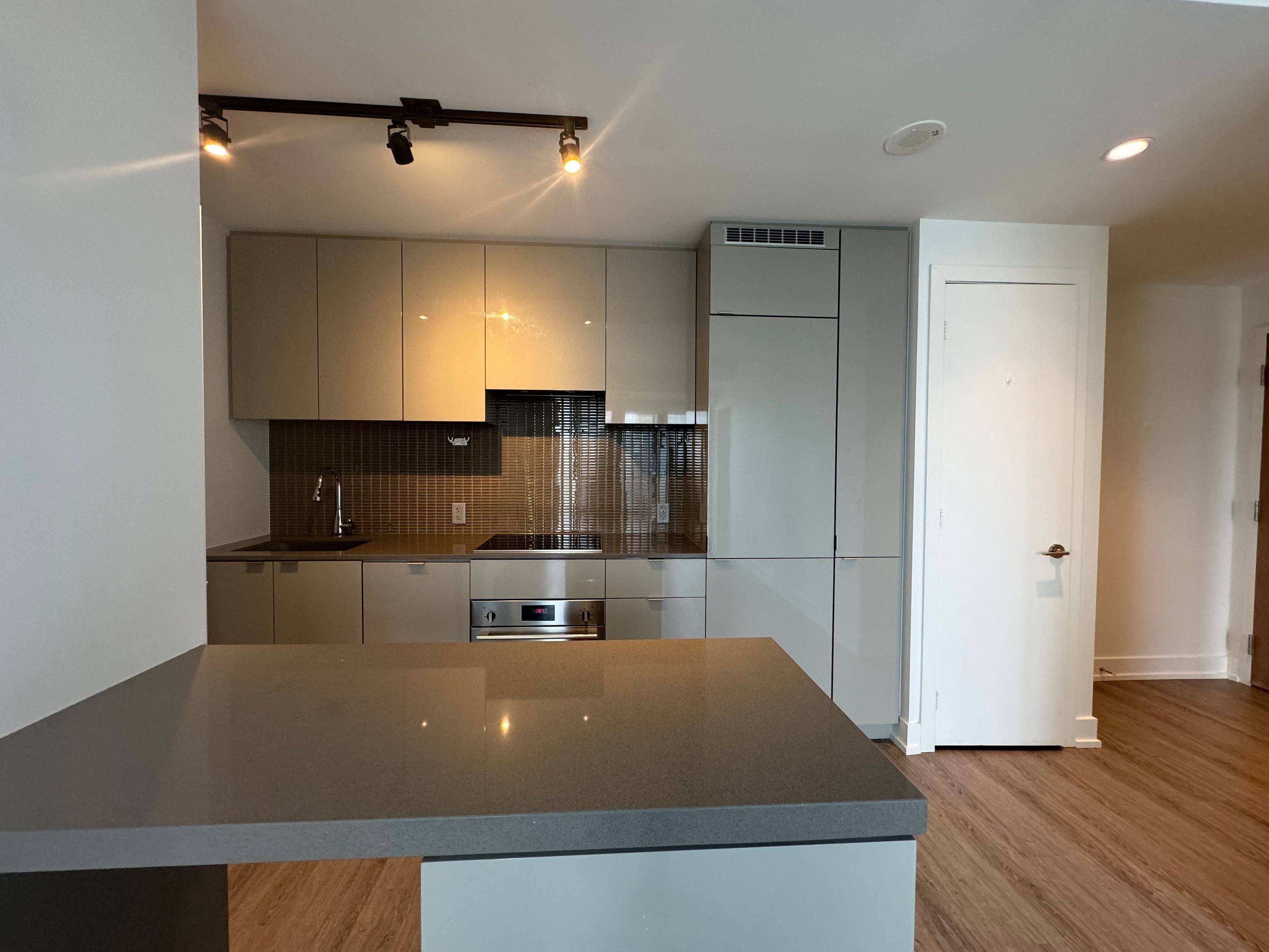 Toronto C01, ON M4Y 1A1,7 Grenville ST #4605