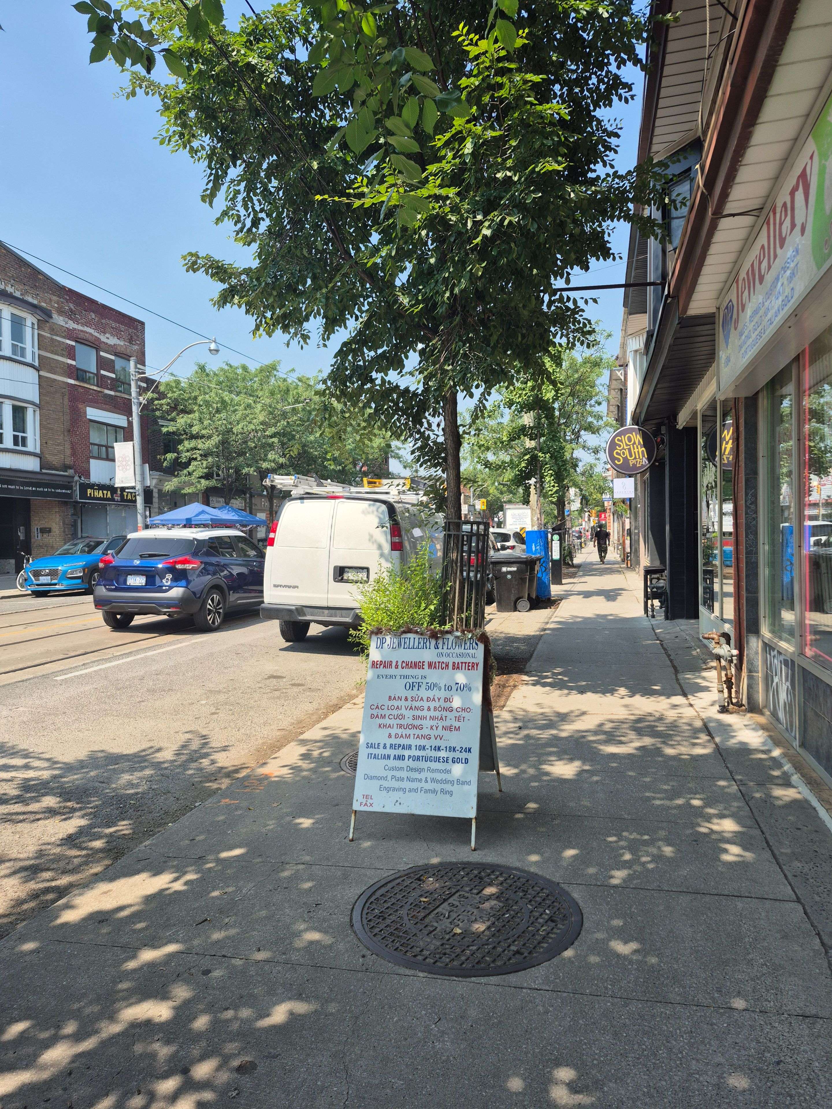Toronto C01, ON M6K 1T8,1584 Dundas ST W