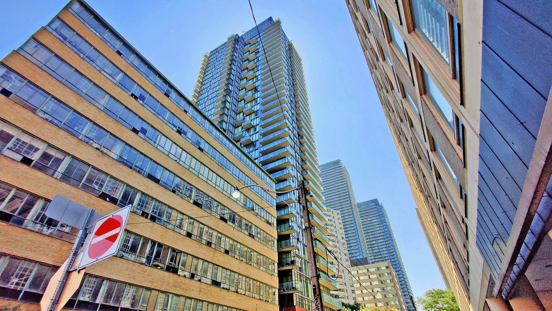 Toronto C01, ON M4Y 0A5,75 St Nicholas ST #3304