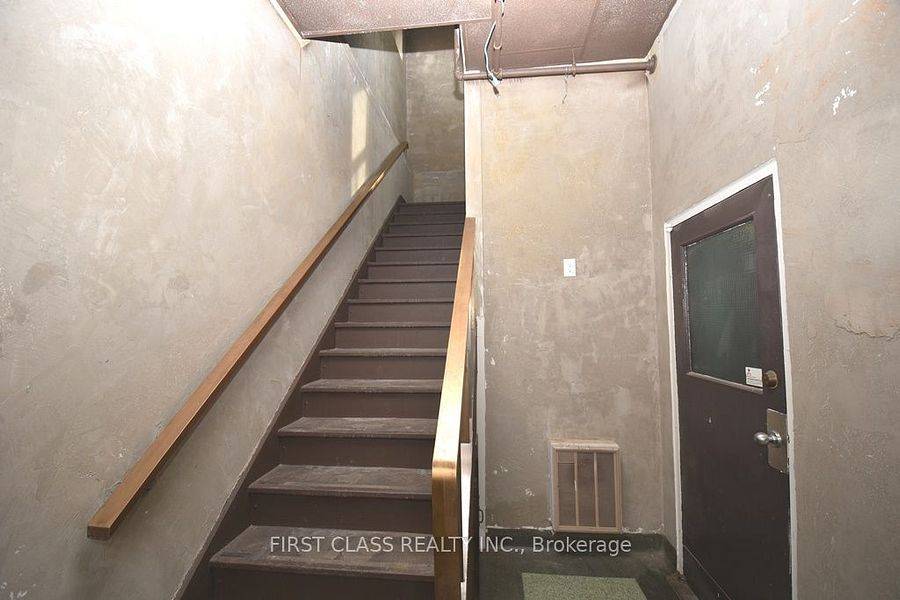 Toronto E01, ON M4M 2R6,3 Carlaw AVE #201
