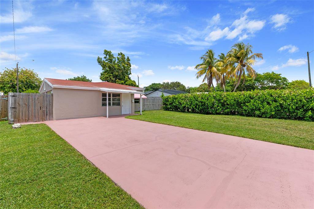 North Miami Beach, FL 33162,Address not disclosed