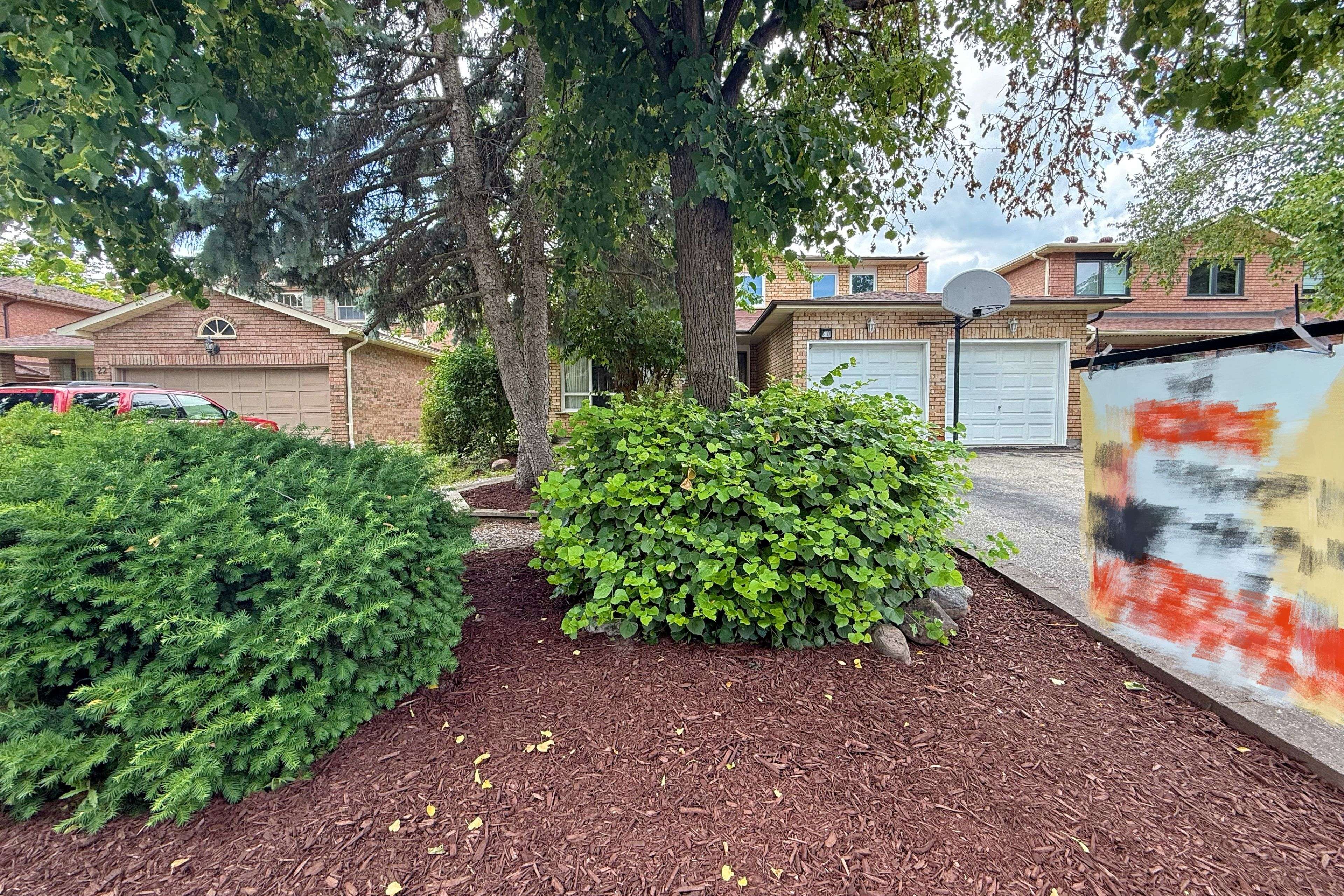 Markham, ON L3P 6M8,20 Tailor ST