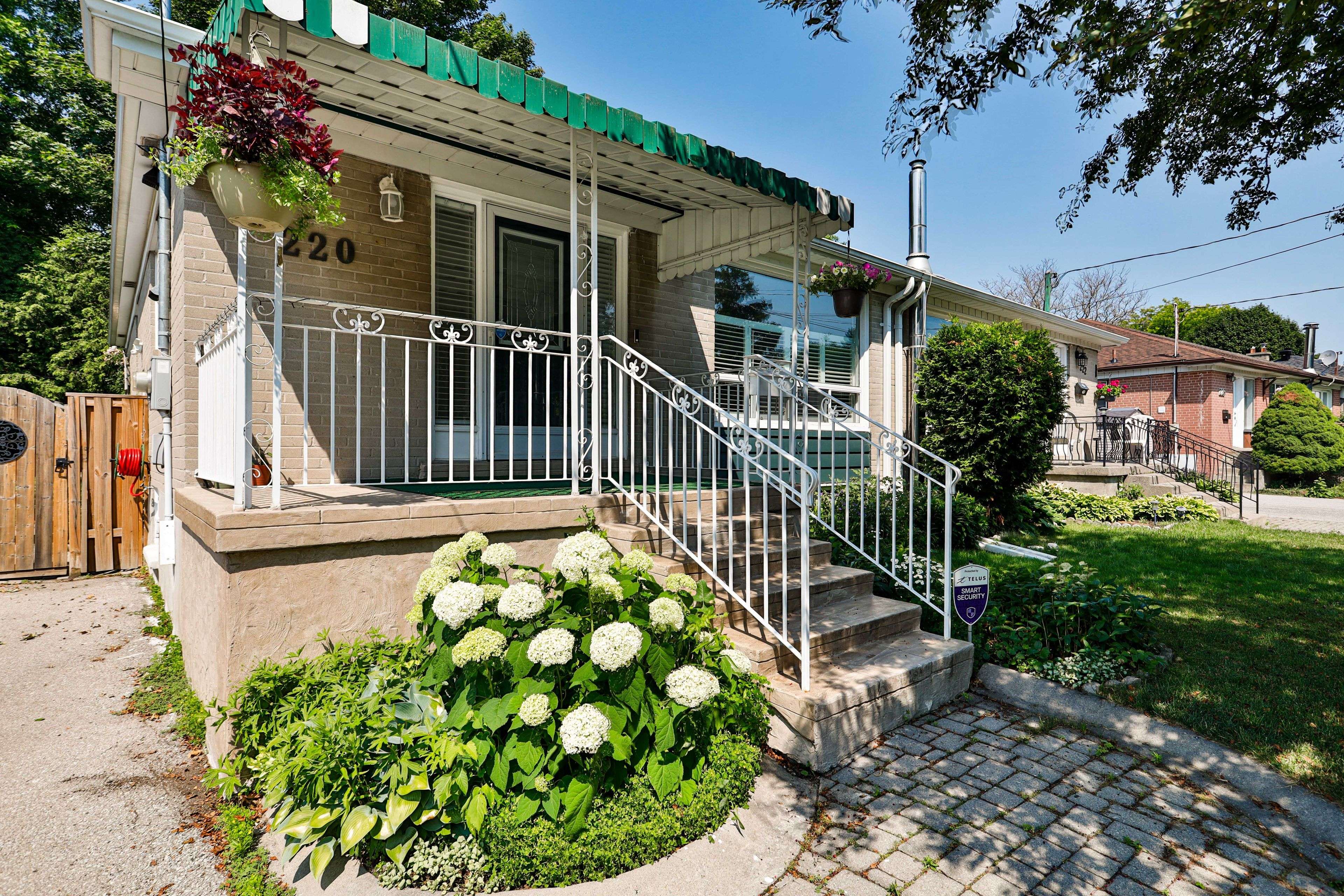 Richmond Hill, ON L4C 3L1,220 Neal DR
