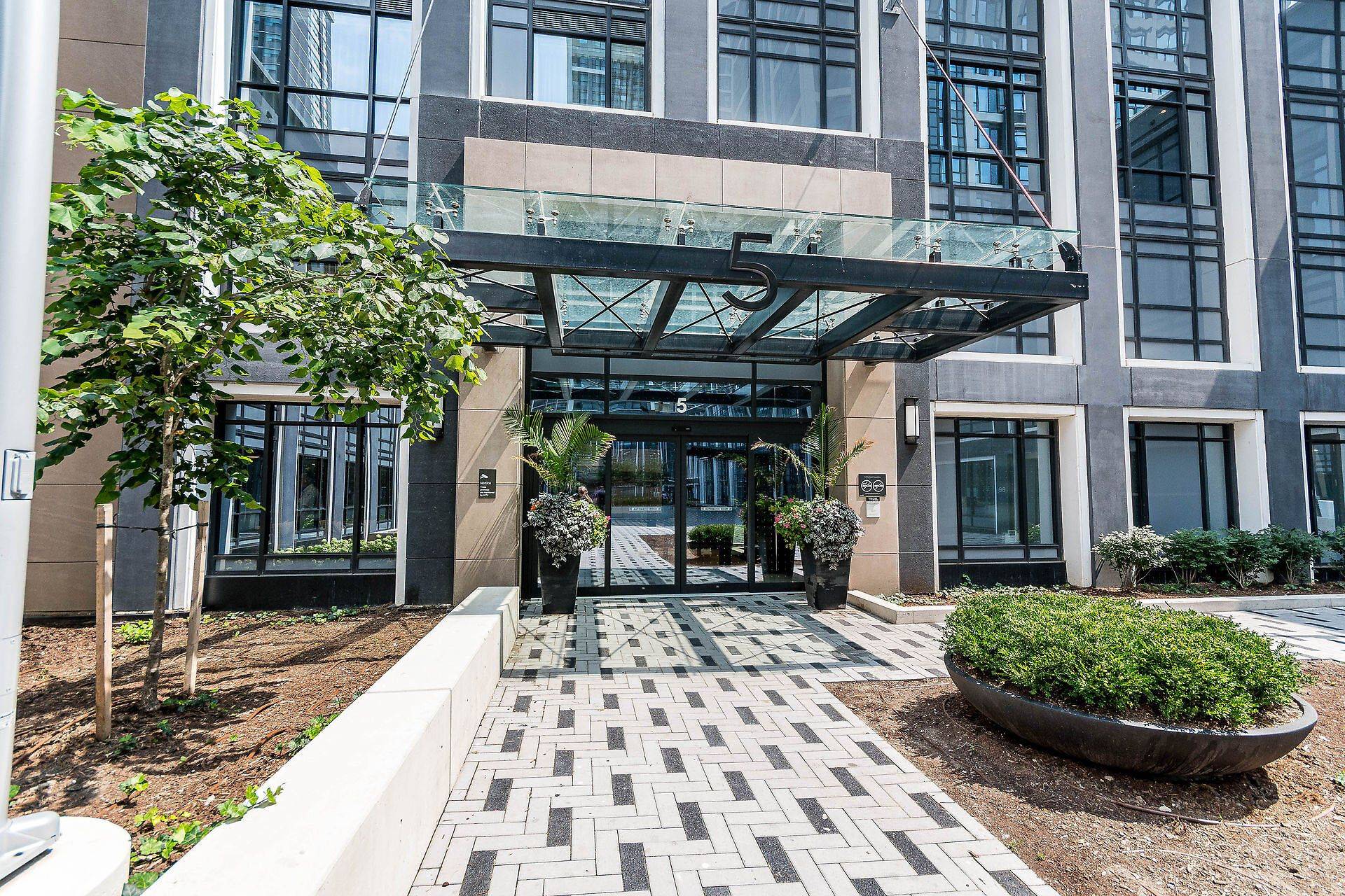 Toronto W08, ON M9A 0C9,5 Mabelle AVE #4235