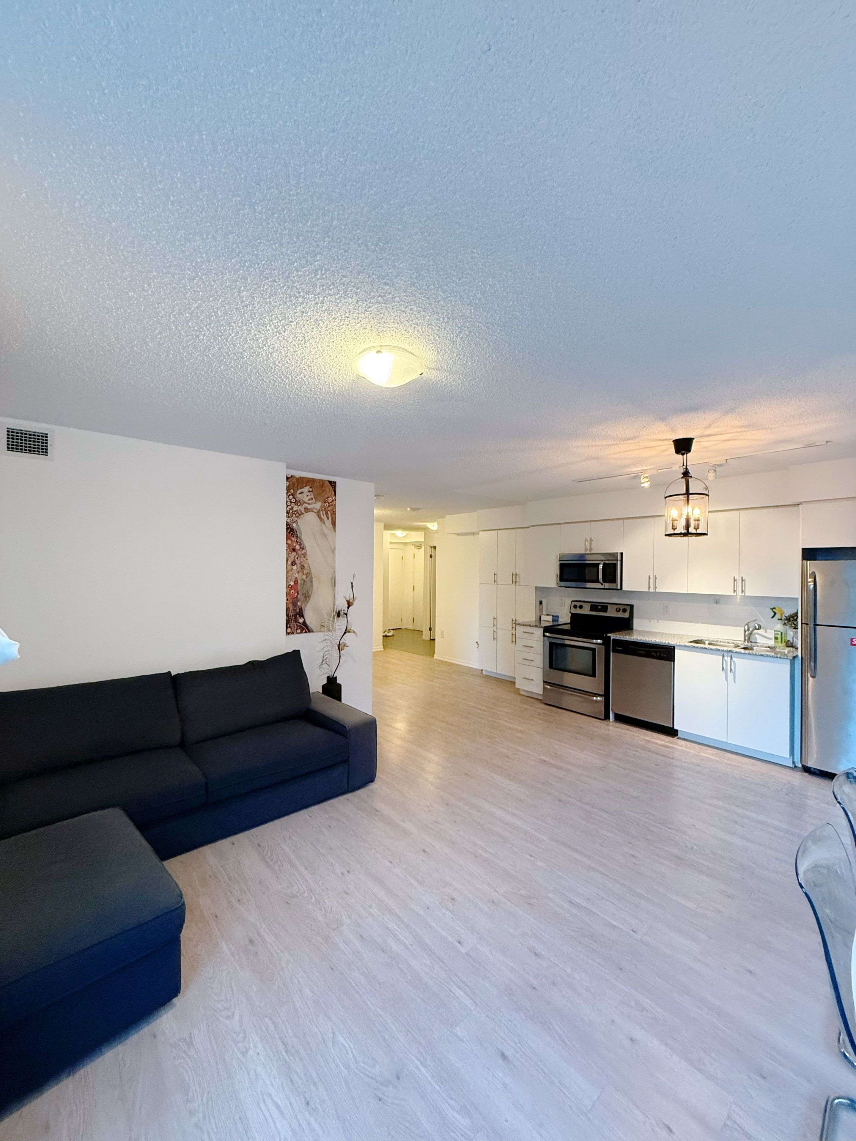Toronto W04, ON M6A 0B1,800 LAWRENCE AVE W #523