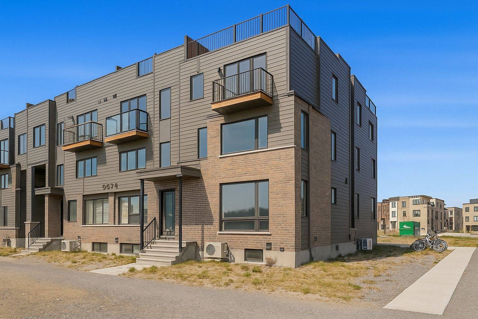 722 MISHI Private, Manor Park - Cardinal Glen And Area, ON K1K 0P2