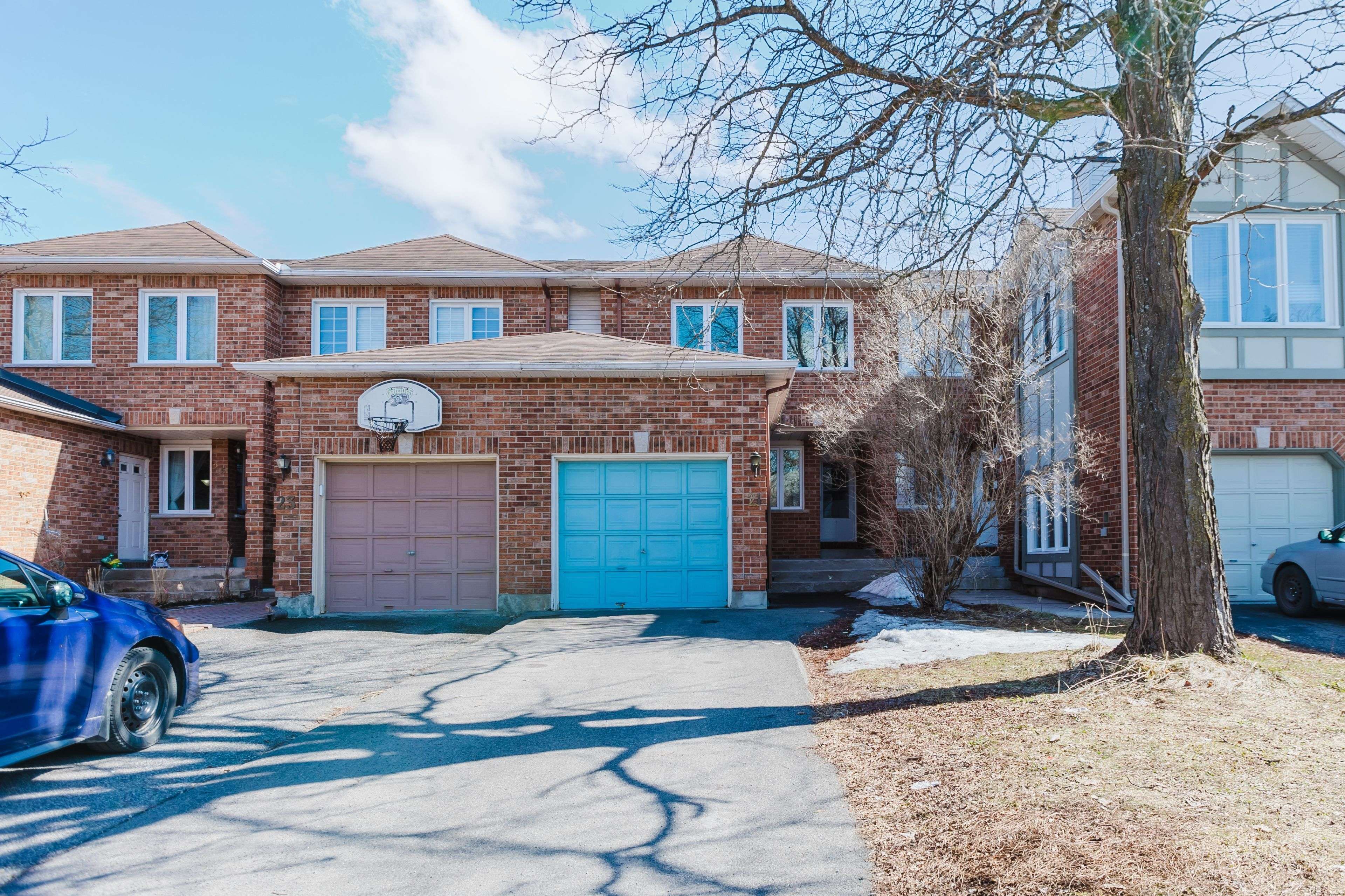 21 Ashpark CRES, Hunt Club - South Keys And Area, ON K1T 3N8