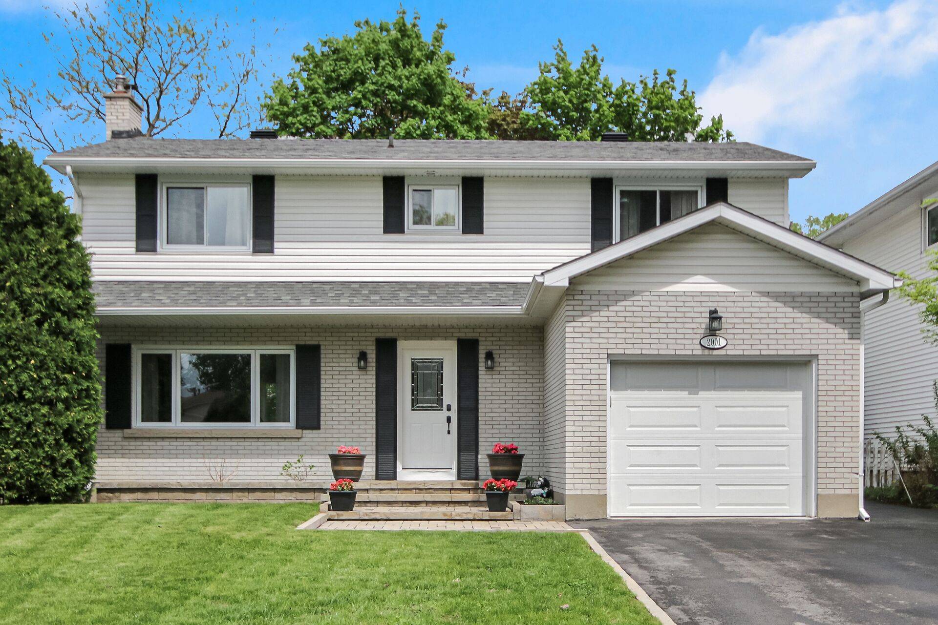 Carlingwood - Westboro And Area, ON K2A 3L4,2001 Neepawa AVE