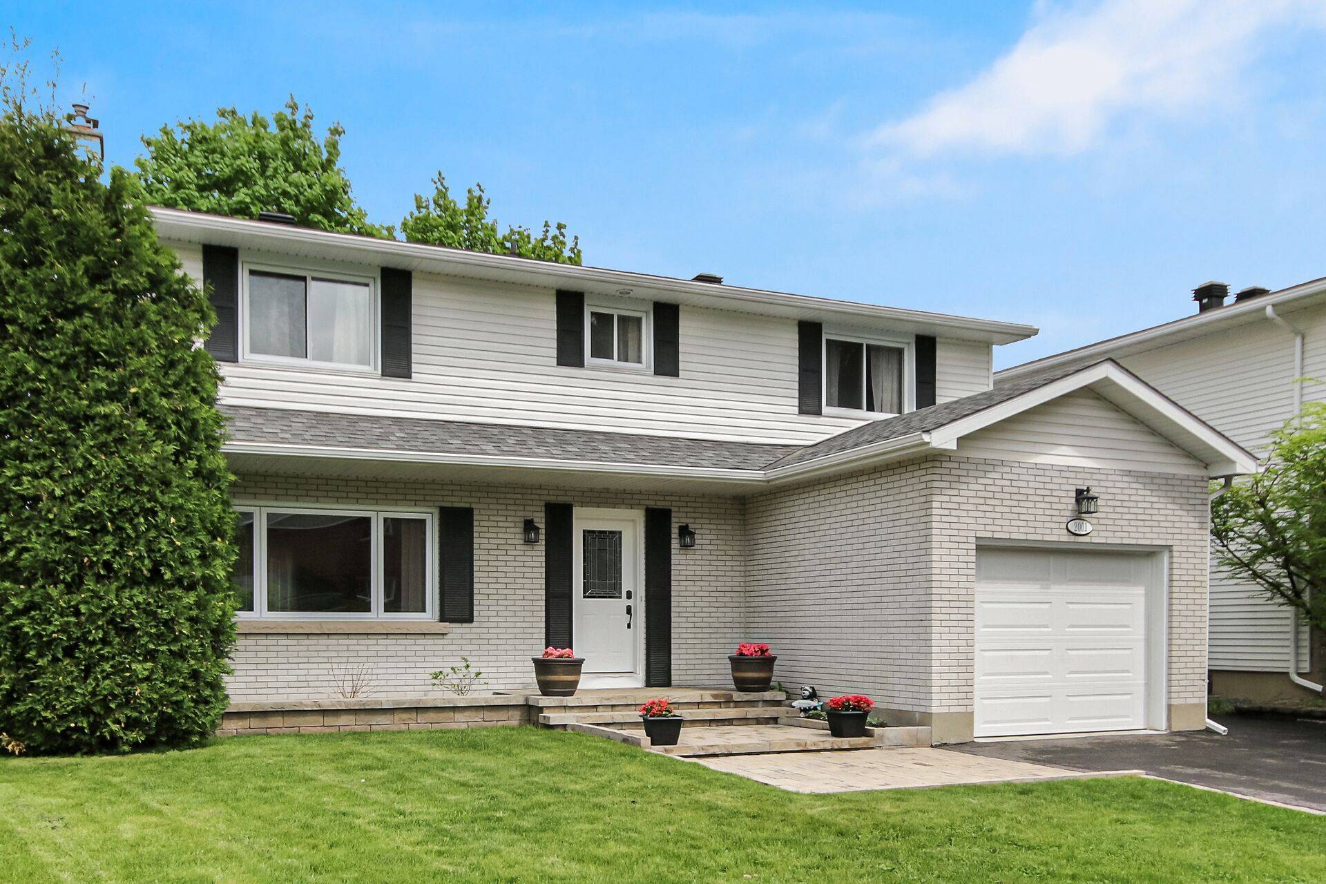Carlingwood - Westboro And Area, ON K2A 3L4,2001 Neepawa AVE