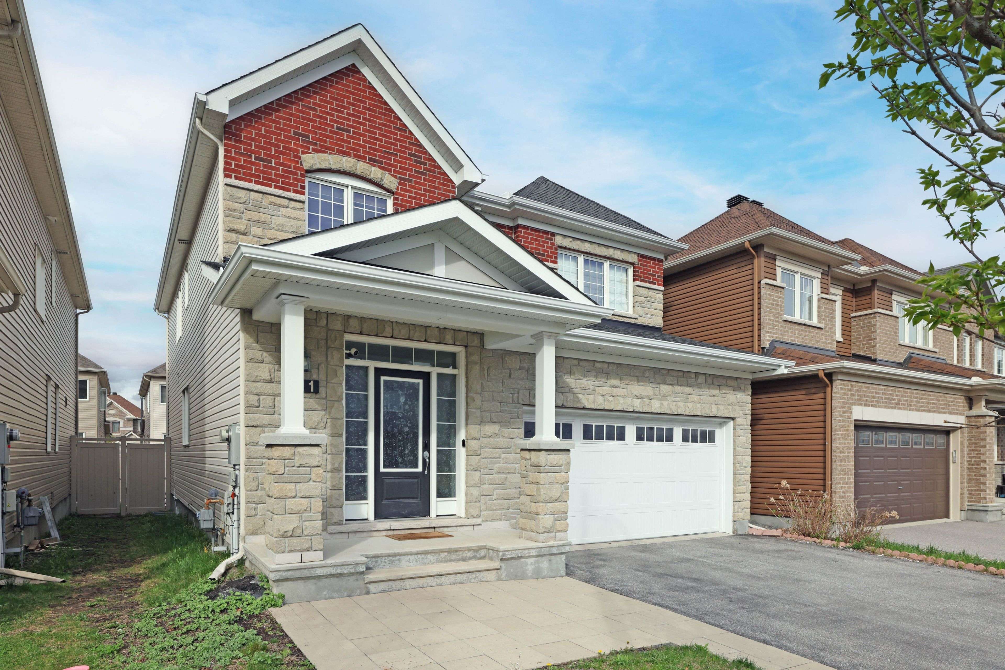 Kanata, ON K2T 0K6,111 Westover CRES