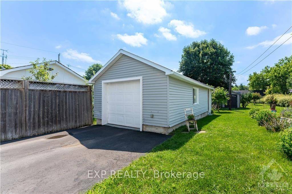 North Glengarry, ON K0C 1A0,50 VICTORIA ST E