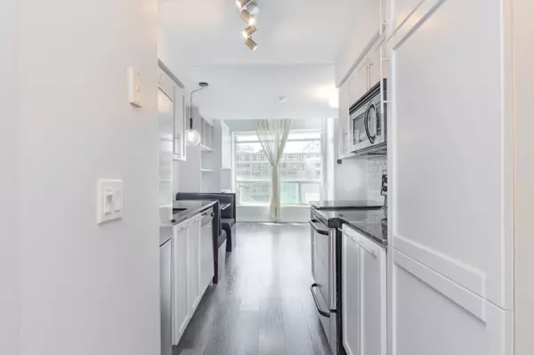 Toronto C01, ON M6K 3R9,50 Lynn Williams ST #206