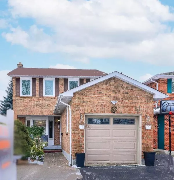 32 Parade SQ, Toronto E10, ON M1C 3T6