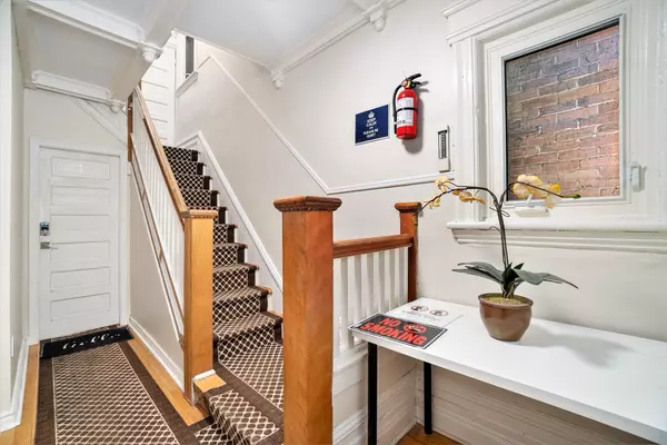 Glebe - Ottawa East And Area, ON K1S 2N8,350 Fifth AVE