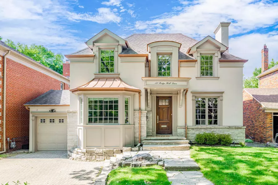 54 Ridge Hill DR, Toronto C04, ON M6C 2J4