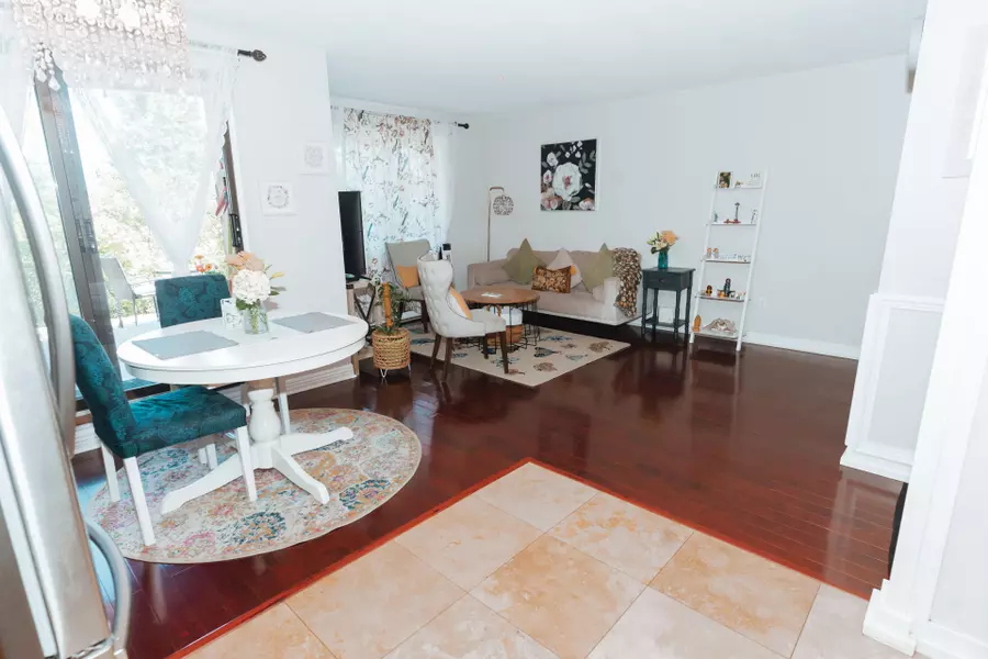 1030 Falgarwood DR #56, Oakville, ON L6H 2P5