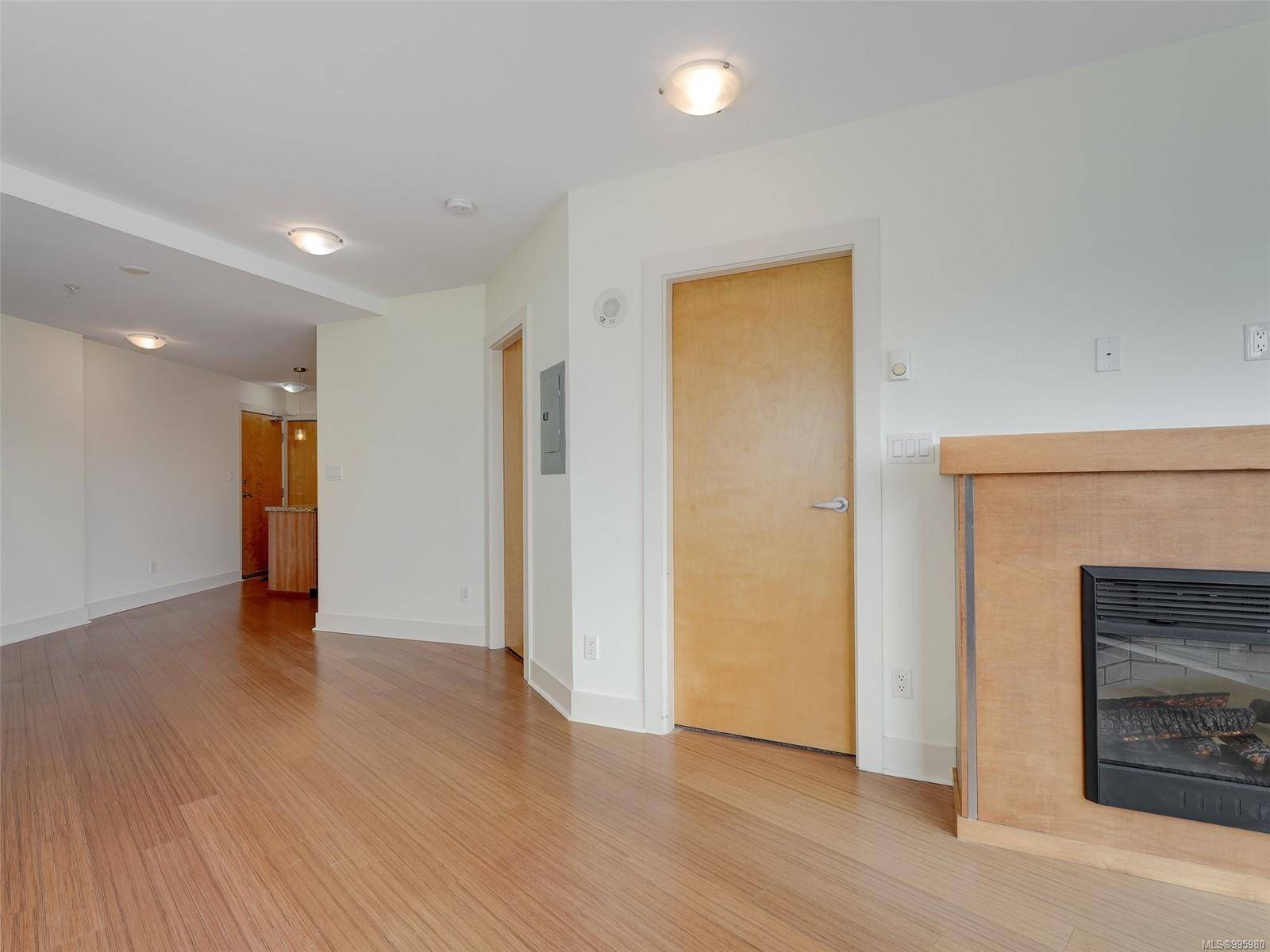 Langford, BC V9B 0H4,2745 Veterans Memorial Pkwy #529