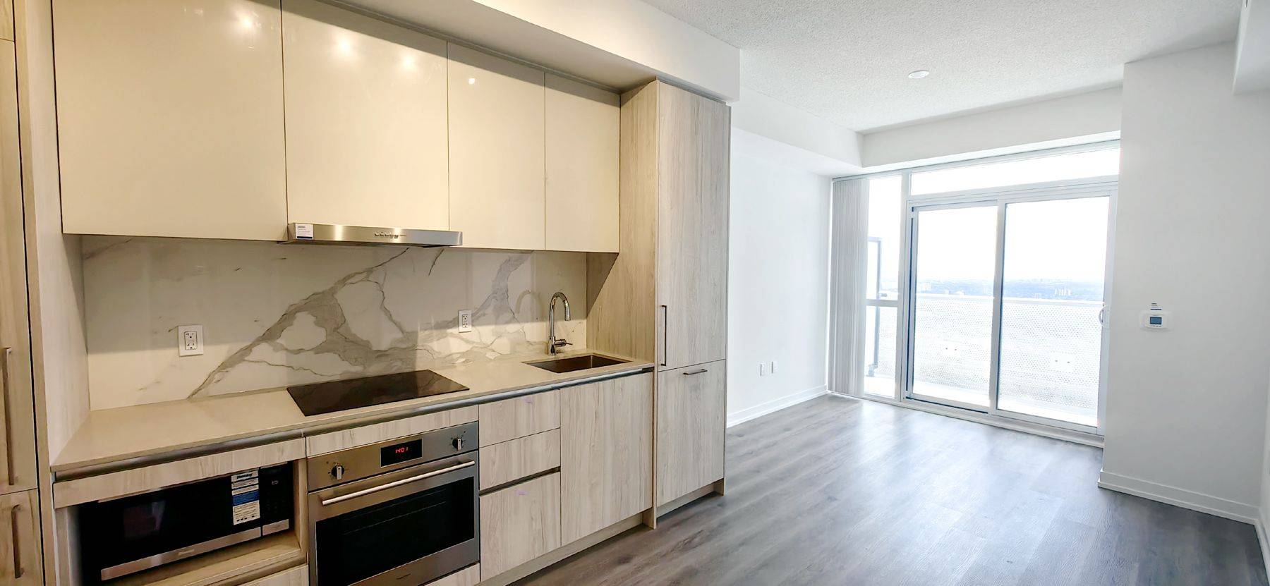 Vaughan, ON L4K 0R1,225 Commerce ST #5105