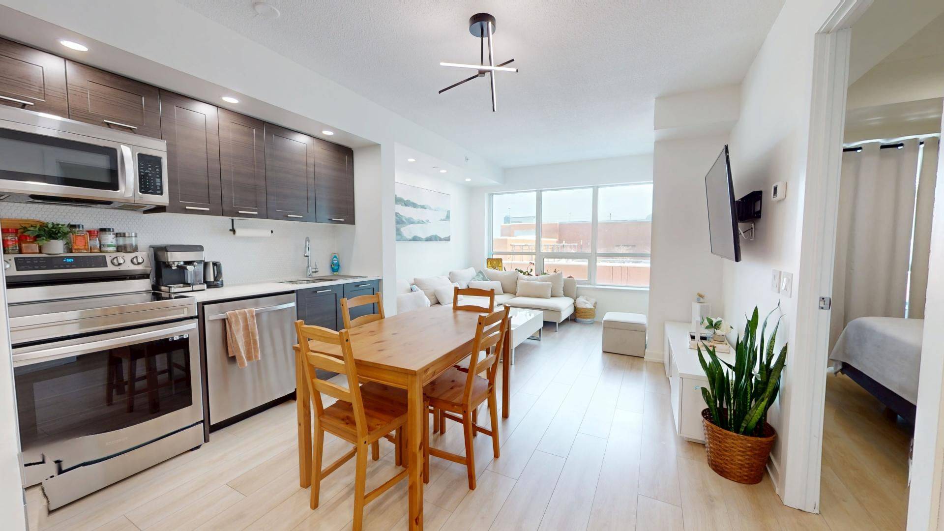 2220 Lake Shore BLVD W #406, Toronto W06, ON M8V 0C1