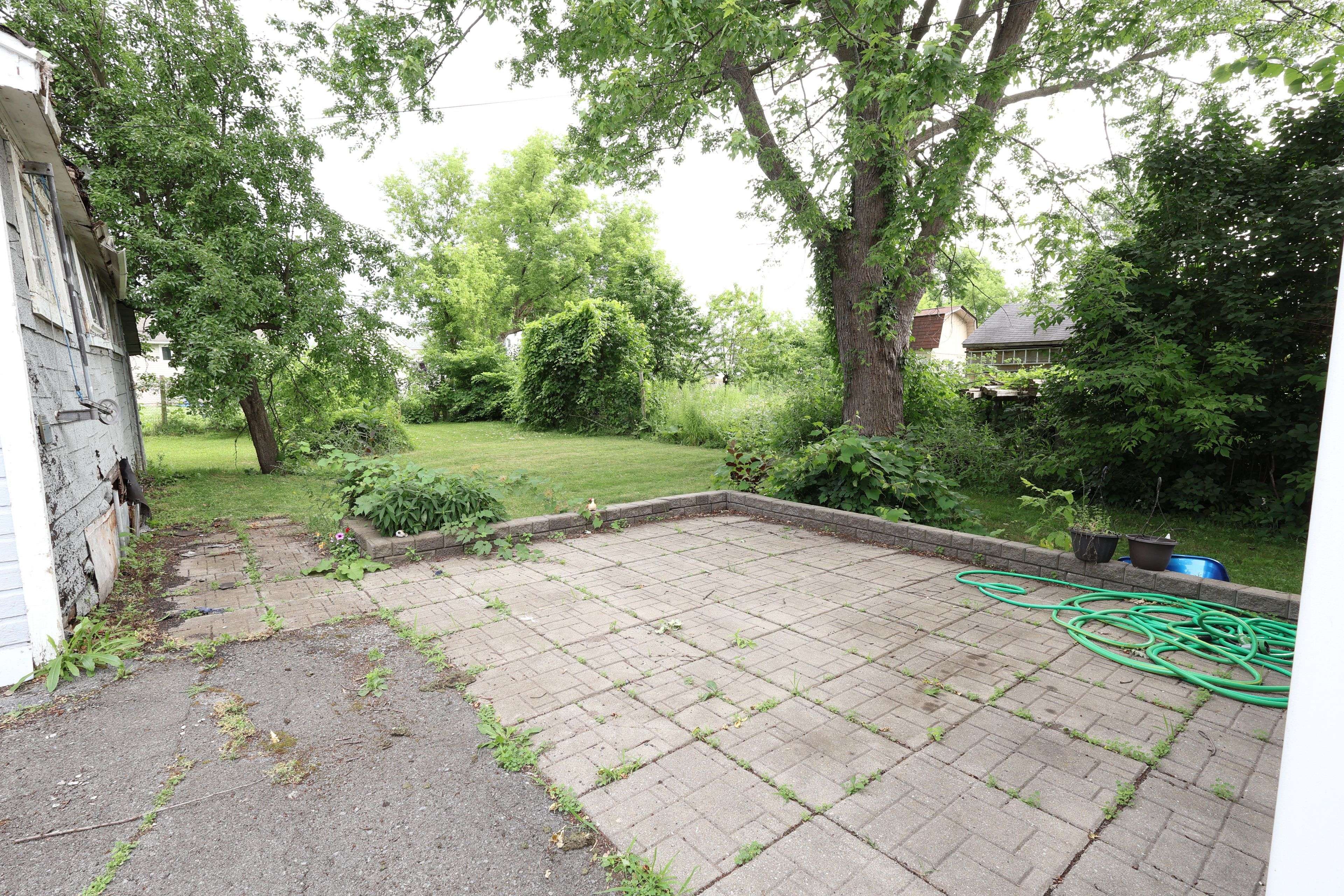 Cornwall, ON K6J 1E9,16 Smith AVE