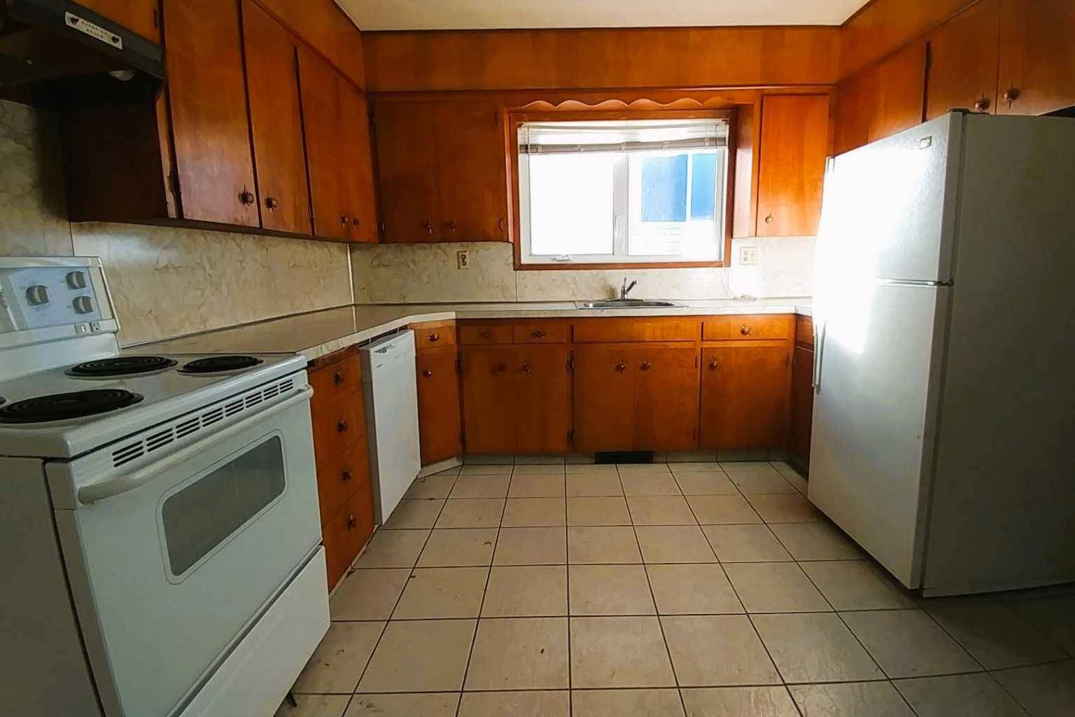 Calgary, AB T2M 2P1,117 31 AVE Northwest