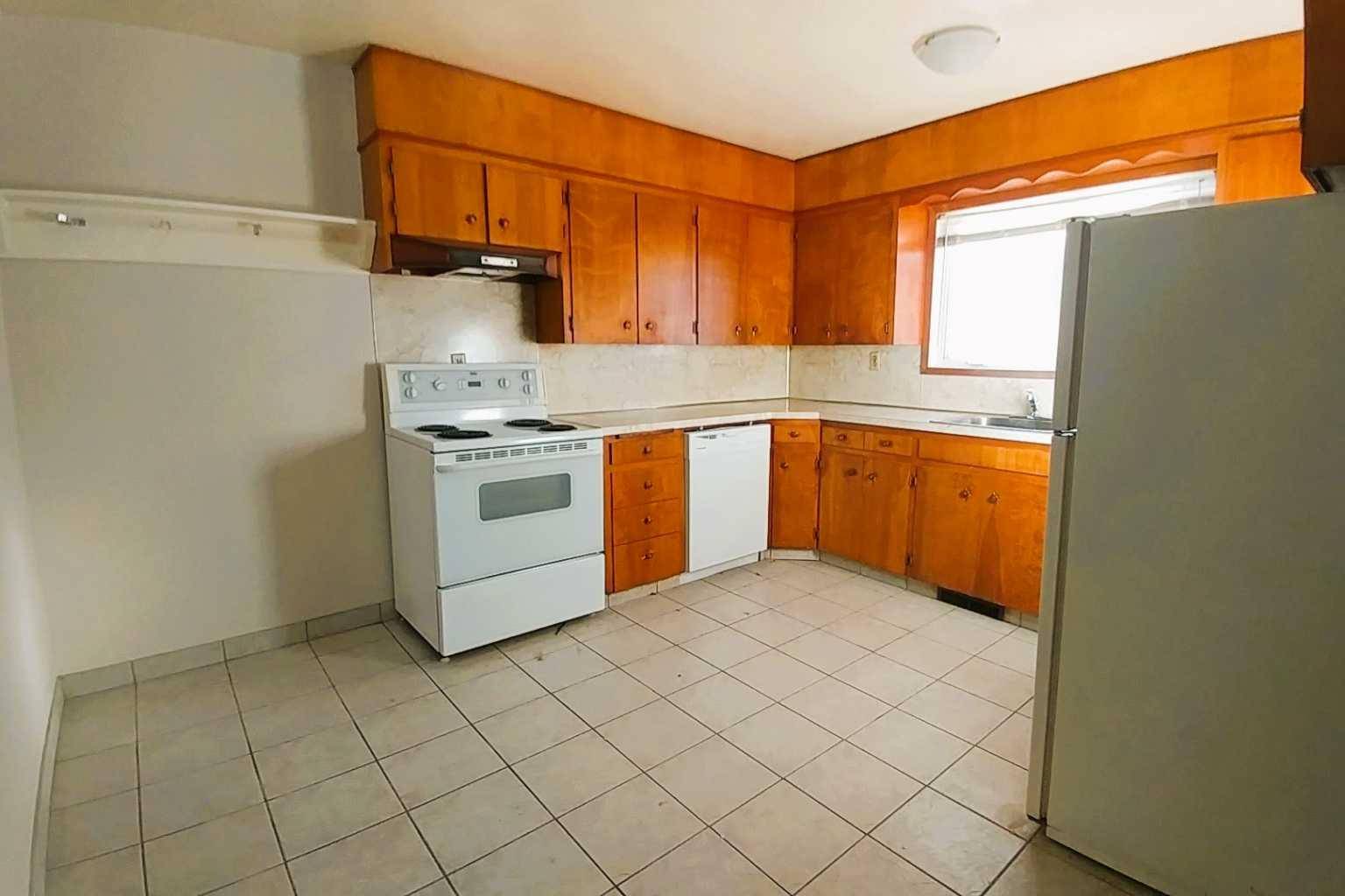 Calgary, AB T2M 2P1,117 31 AVE Northwest